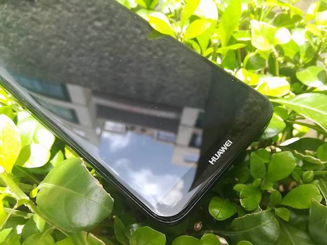 Rò rỉ ảnh rõ nét chiếc smartphone 4 camera đầu tiên của Huawei