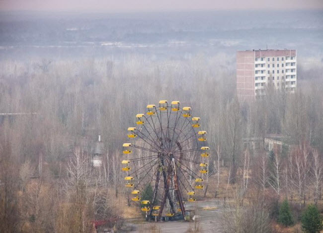 Pripyat, Ukraine: Thị trấn bỏ hoang này chỉ nằm cách nhà máy điện hạt nhân khoảng 3km. Sau thảm họa hạt nhân năm 1986, thị trấn trở thành khu vực cách ly và không có người ở. Hiện tại, du khách có thể tham quan thị trấn theo tour có tổ chức.