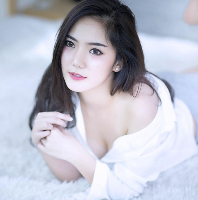 ... thân hình đầy đặn, căng tràn sức sống.