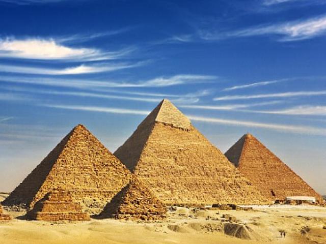 Tìm ra cách người Ai Cập chuyển đá khổng lồ đi 800km xây kim tự tháp