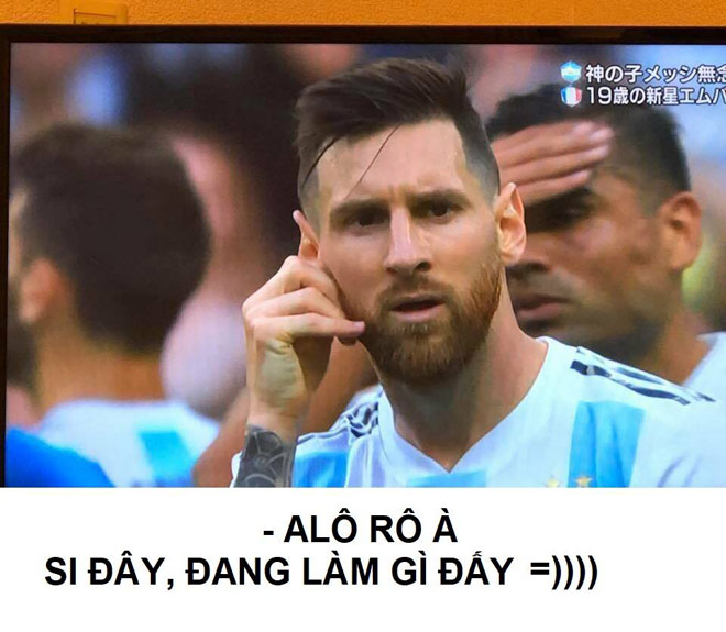 Dân mạng thi nhau chế ảnh Messi và Ronaldo “dắt tay nhau” rời World Cup - 10