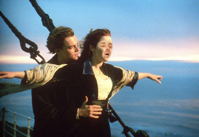 Titanic phiên bản chàng trai ngủ gật nơi công sở.