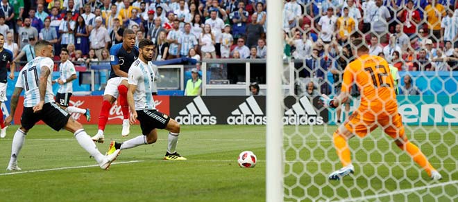 Chấm điểm Pháp - Argentina: &#34;Thần đồng&#34; Mbappe chói lọi, Messi hay thứ 2 - 1