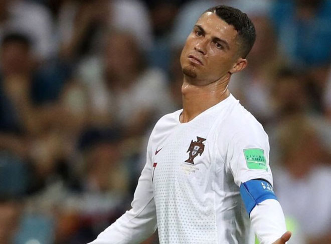 Bồ Đào Nha thảm bại: Ronaldo &#34;thất thần&#34; rời World Cup, lập lờ tương lai - 8