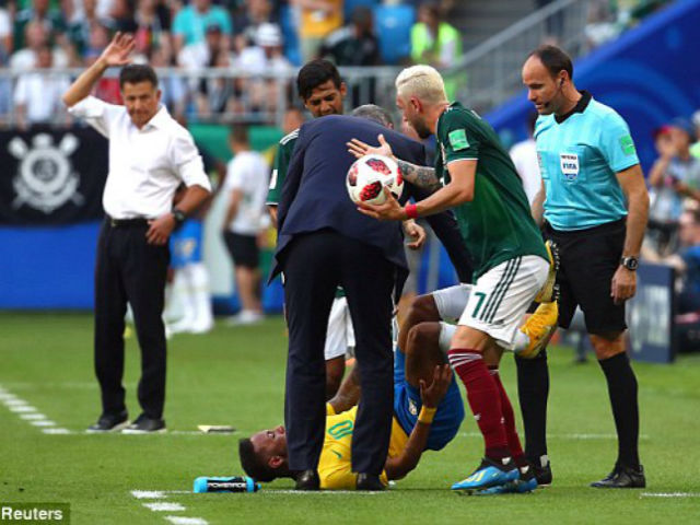 Trò hề World Cup: Neymar kịch sỹ quá lố gài bẫy thẻ đỏ SAO Mexico