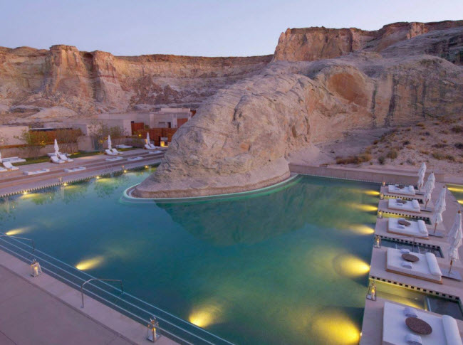 Amangiri, Mỹ: Tại khu nghỉ dưỡng sang trọng nằm giữa sa mạc Utah, du khách có thể thoải mái thư giãn dưới bể bơi ngoài trời, nhà hàng hay spa đẳng cấp thế giới.