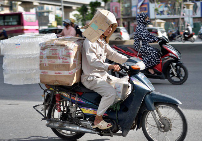 Có &#34;siêu mũ&#34; này khỏi lo nắng nóng.