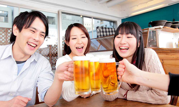 Mẹo uống rượu bia không lo “rối loạn tiêu hóa” của người Nhật - 1