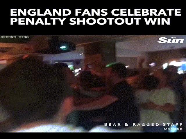 CĐV Anh ăn mừng ”hoang dại” khi đội nhà vào tứ kết World Cup