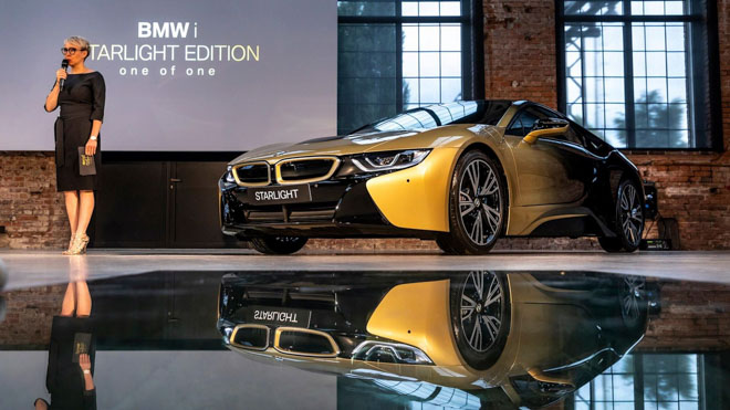 Bộ đôi BMW i3 và i8 ấn tượng với lớp sơn vàng thật 24K - 2