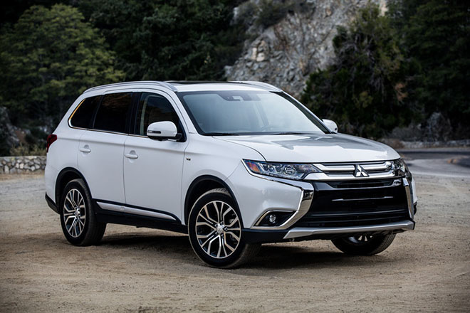 SUV 7 chỗ Mitsubishi Outlander áp dụng giá bán mới từ 808 triệu đồng - 2