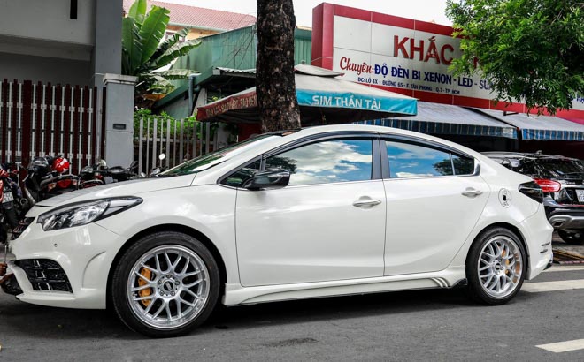 Kia K3 cực chất với gói độ bodykit tại Sài Gòn - 3