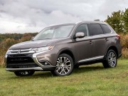 Tin tức ô tô - SUV 7 chỗ Mitsubishi Outlander áp dụng giá bán mới từ 808 triệu đồng