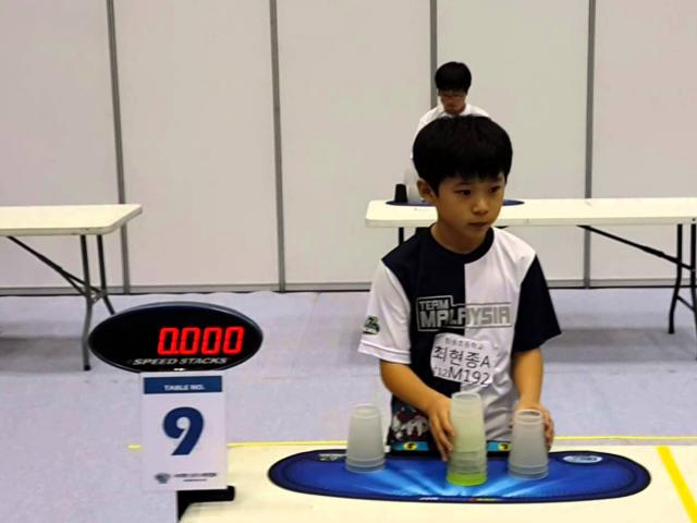 Cậu bé “tay nhanh hơn não” số 1 thế giới: 1,335 giây hết hồn