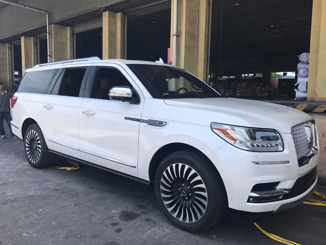 Lincoln Navigator &#34;L&#34; về Việt Nam giá hơn 9 tỷ đồng - 1