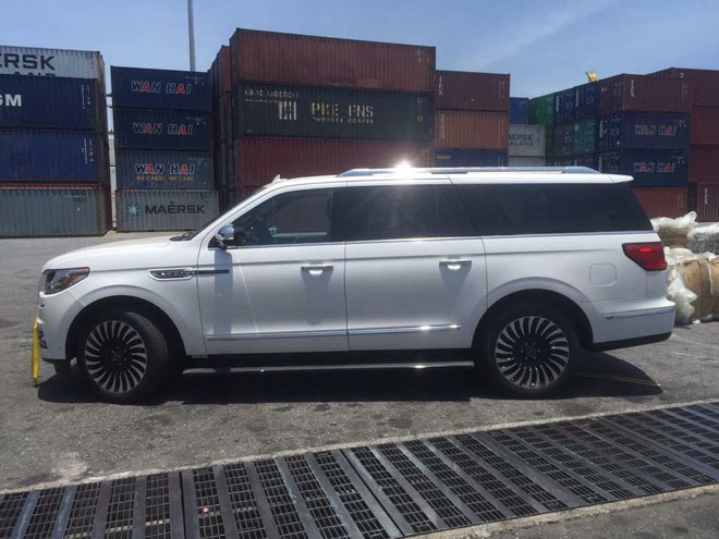 Lincoln Navigator &#34;L&#34; về Việt Nam giá hơn 9 tỷ đồng - 3