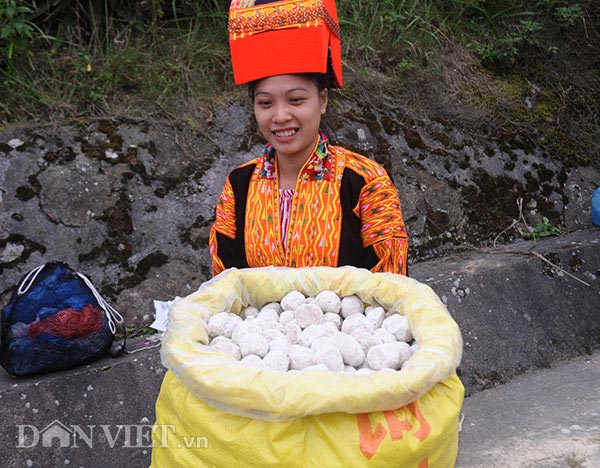 Chợ Mẫu Sơn: &#34;Phát sốt&#34; với trái rừng lạ, rùa nhốt lồng tre, rết độc - 9