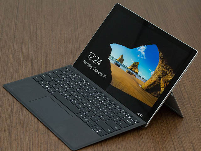 Microsoft sắp có máy tính Surface giá rẻ cho mọi người