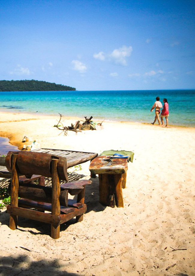 Koh Rong, Campuchia: Đây là hòn đảo lớn thứ hai của Campuchia nhưng vẫn mang vẻ đẹp hoang sơ và đã trở thành địa điểm hoàn hảo cho du khách yêu thiên.