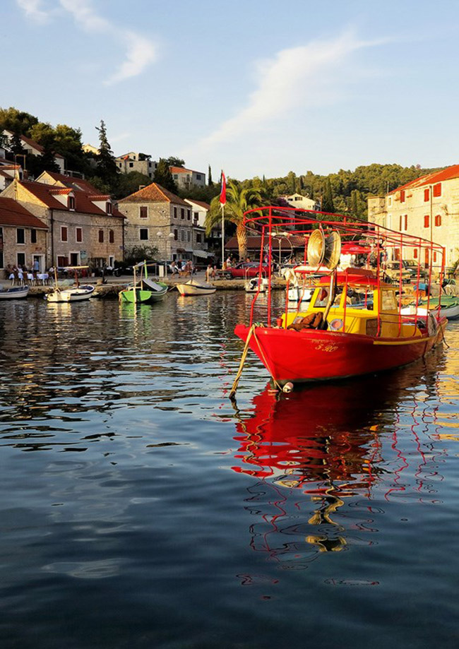 Solta, Croatia: Với các vườn nho và vườn ô liu, các sườn núi được bao phủ bằng gỗ thông và những ngôi làng cổ kính hoàn chỉnh với những ngôi nhà bằng đá thời trung cổ, Solta sẽ là điểm đến trong những năm tới.