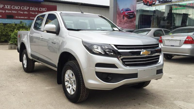 So sánh Ford Ranger 2.2 XLS và Chevrolet Colorado 2.5 VGT : Phiên bản một cầu số tự động giá rẻ - 5