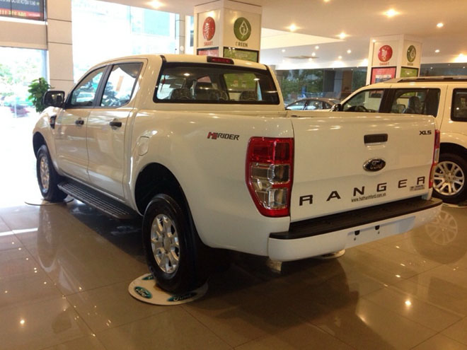 So sánh Ford Ranger 2.2 XLS và Chevrolet Colorado 2.5 VGT : Phiên bản một cầu số tự động giá rẻ - 6