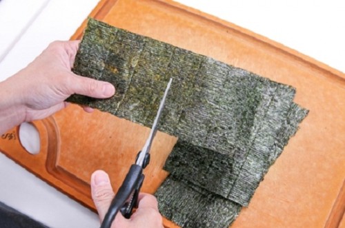 Cách làm trứng cuộn rong biển và phô mai thơm ngon hấp dẫn - 4