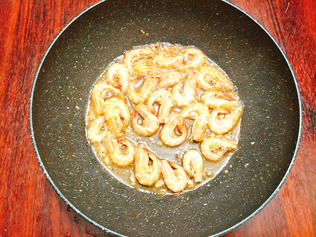 Tôm sốt me chua ngọt đưa cơm vô cùng, ngon không cưỡng được - 5