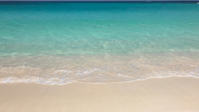 Sandy Island, Anguilla: Hòm đảo tư nhân nằm ở ngoài khơi bờ biển Anguilla gây ấn tượng với phong cảnh đẹp và ẩm thực hấp dẫn ở vùng Caribbe.