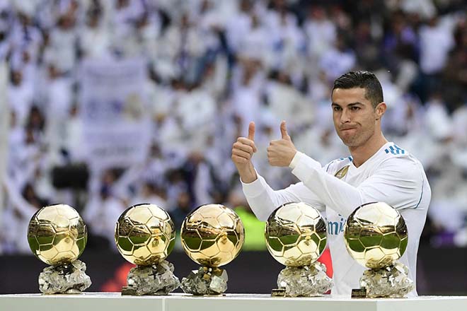 &#34;Siêu bom tấn” Ronaldo: Đến Juventus vẫn đấu Messi, tranh đoạt Bóng vàng - 2