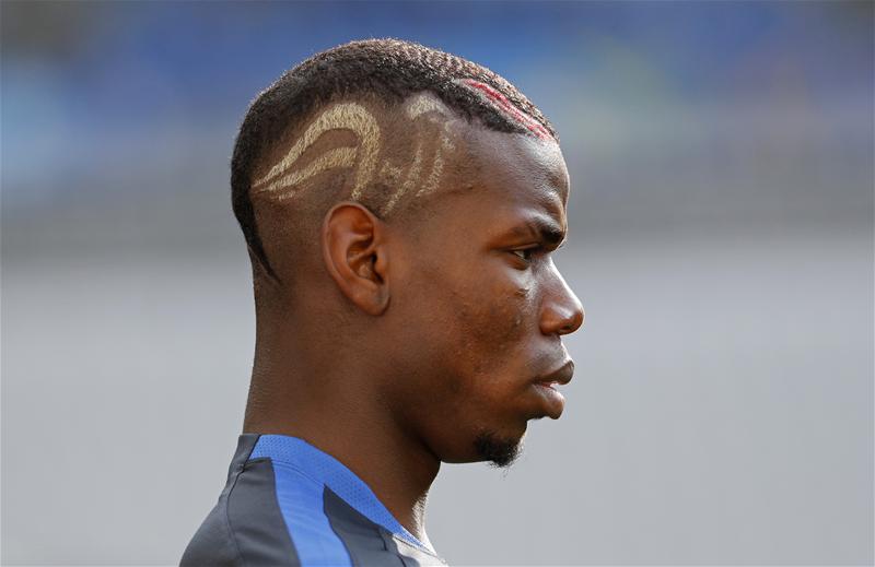 Quên Neymar đi, Paul Pogba mới là "thánh" cắt tóc, xăm quái dị - 5