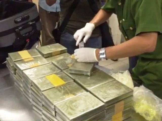 Phá ”tập đoàn” ma túy khủng nhất từ trước tới nay ở SG, thu 179 bánh heroin
