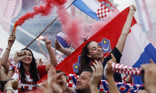 Những người hùng World Cup của Croatia được đón về nước giống U23 VN - 1