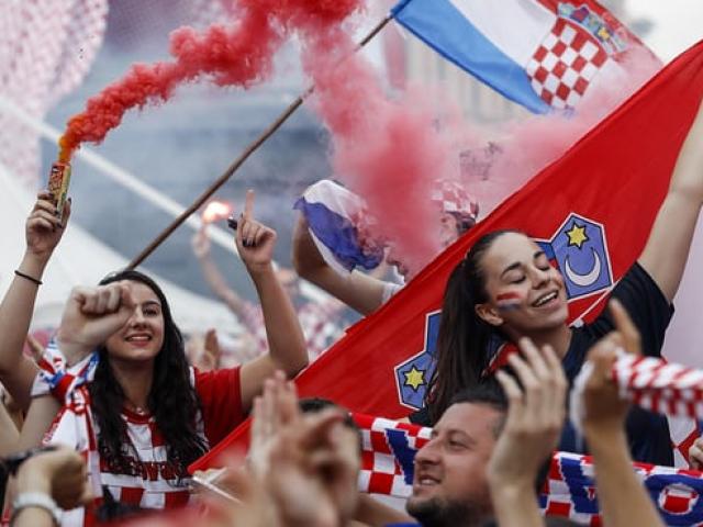 Những người hùng World Cup của Croatia được đón về nước giống U23 VN