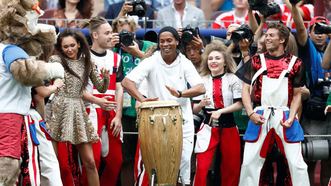 Ronaldinho nói gì về màn đánh trống bí mật tới phút chót ở World Cup? - 2