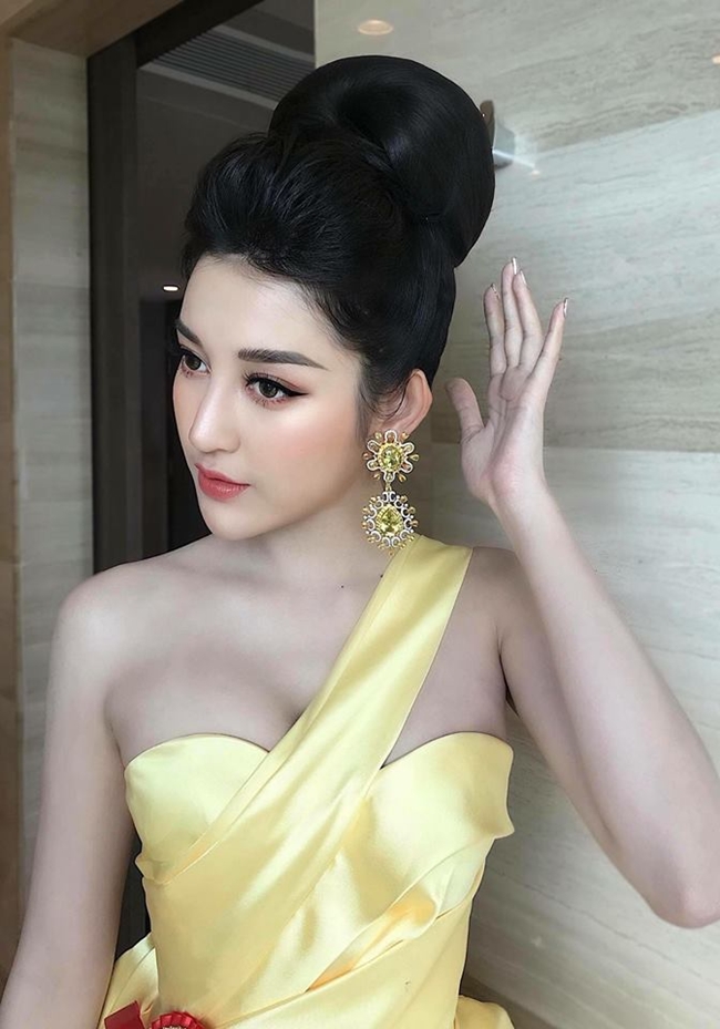 Ở Việt Nam, Huyền My là người đẹp có phong độ nhan sắc rất ổn định.