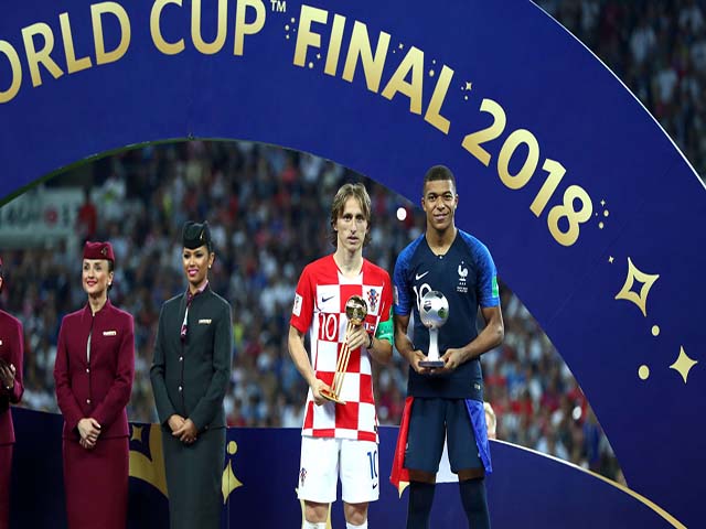 World Cup 2018: Modric đoạt bóng Vàng, Mbappe được vinh danh