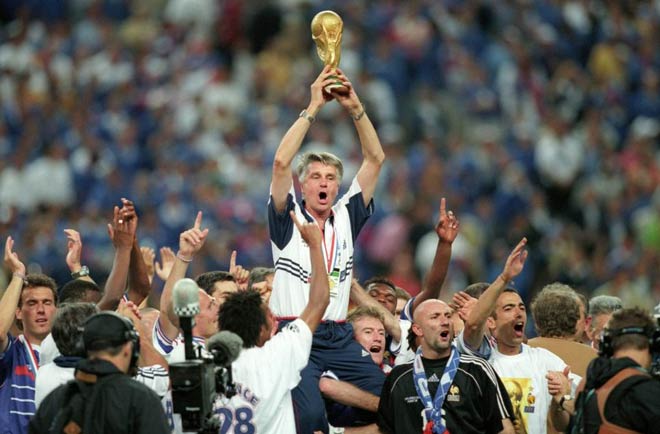 Pháp vô địch World Cup: Deschamps sẽ từ chức gây sốc, nhường ghế cho Zidane? - 1