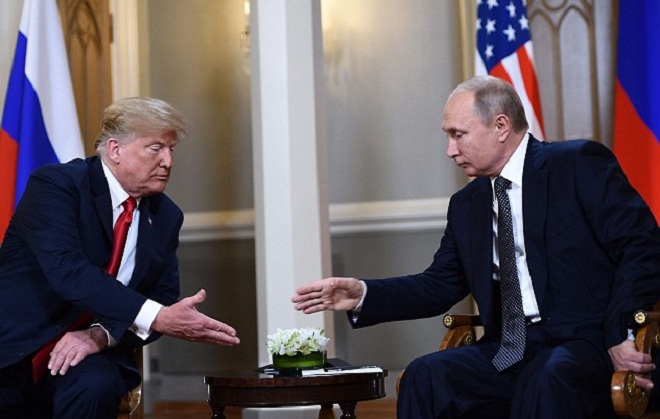 Trump gặp Putin: Những cử chỉ căng thẳng &#34;như sắp lên võ đài&#34; - 2