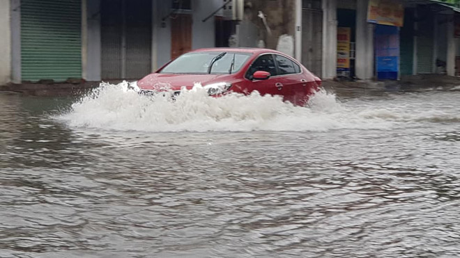 Mưa to nhiều ngày liên tục, người dân TP.Vinh không dám ra khỏi nhà - 7