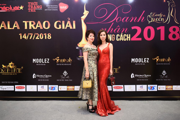 Chủ tịch HĐQT Moolez Thái Hương Lan rực rỡ làm giám khảo Lady Queen 2018 - 1