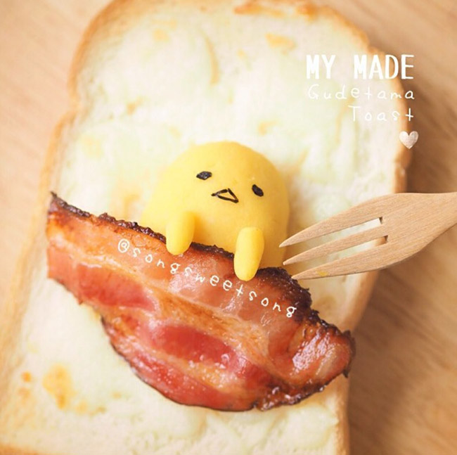 Bánh mì trứng Gudetama nổi tiếng, uống thêm cốc sữa nữa là sẽ đầy đủ dinh dưỡng cho bữa sáng.