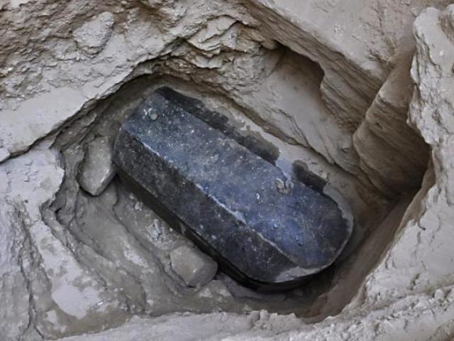 Phát hiện quan tài nguyên vẹn hiếm thấy sau 2.000 năm ở Ai Cập.