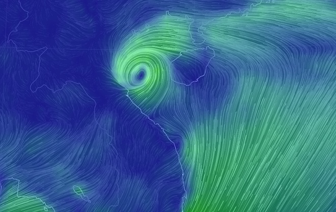 Bão số 3 đổ bộ vùng biển Thanh Hóa-Quảng Bình, gió giật điên cuồng - 1