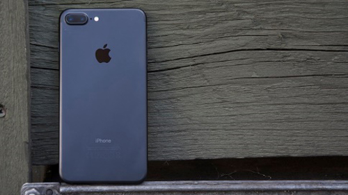 Mua iPhone 8 Plus hay làm luôn combo iPhone 7 Plus và iPad Air? - 1