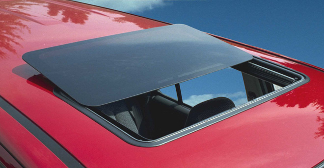 Sự giống nhau và khác nhau giữa Sunroof và Moonroof - 2