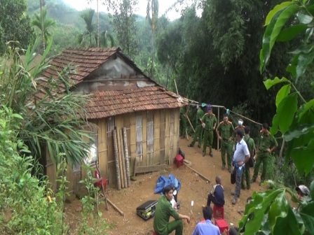 Con sát hại cha ruột rồi nằm cạnh ngủ suốt đêm - 1