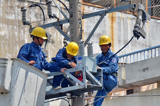 Lợi nhuận ngành điện tăng 28% nhưng nộp ngân sách giảm 7,3% - 1