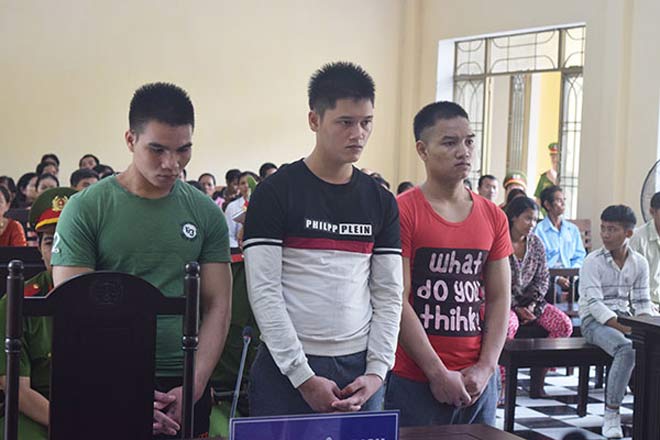 Nhóm teen vào khu nội trú ghẹo gái rồi giết bảo vệ - 1