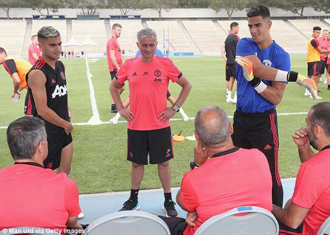 MU - Club America: Chờ tài Mourinho, đợi sao mai &#34;tỏa sáng&#34; - 1